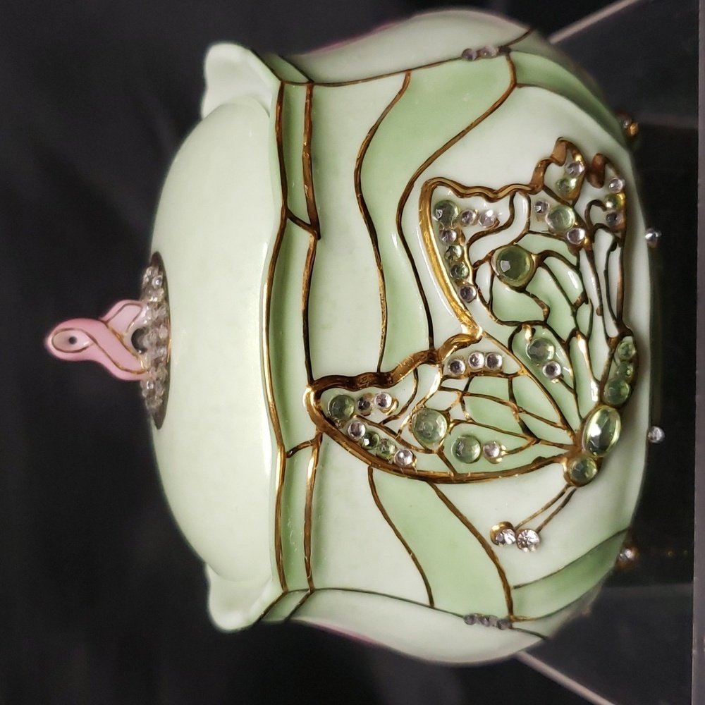Ardleigh Elliott 2003 Wings of Faith A Promise of Hope Ceramic Music Box